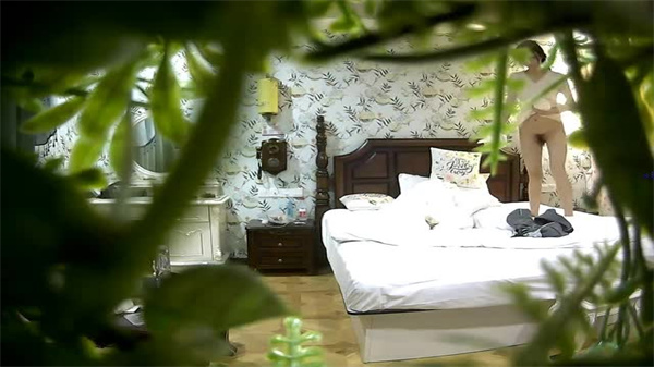 【偷拍】商务酒店极上素人情侣激情野战 摄像头记录骚货骑乘位狂叫